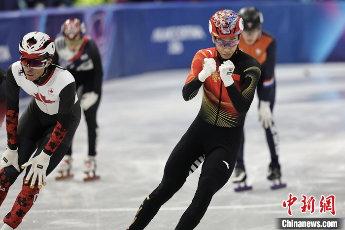 孙龙在米兰冬奥会男子千米半决赛中凭借稳定节