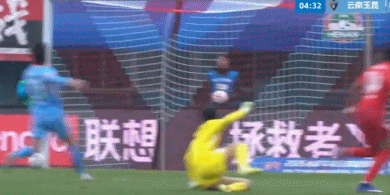 河南队主场迎战云南玉昆 锋线三叉戟开场10分钟