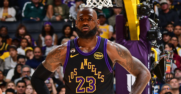勒布朗·詹姆斯生涯总胜场数登顶历史第一 湖人