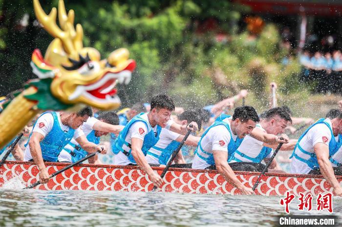 羊城龙舟竞速：粤港澳三地16支队伍同场较量，最